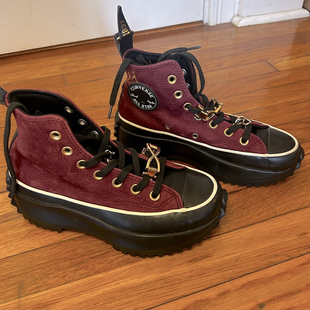 CONVERSE Limited Edition Run Star Hike Platform Sneaker. Women’s sz 6. Like new